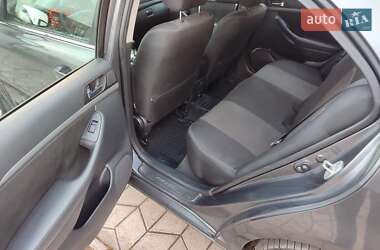 Седан Toyota Avensis 2006 в Калиновке