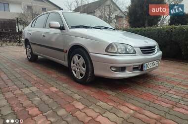 Седан Toyota Avensis 2000 в Борщеві