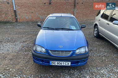 Седан Toyota Avensis 1998 в Первомайську