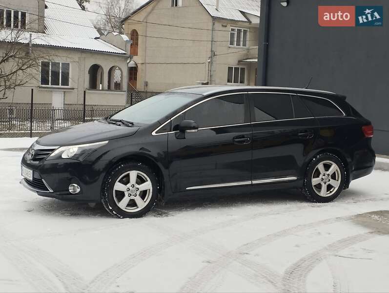 Toyota Avensis 2012