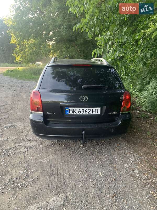 Універсал Toyota Avensis 2003 в Рівному