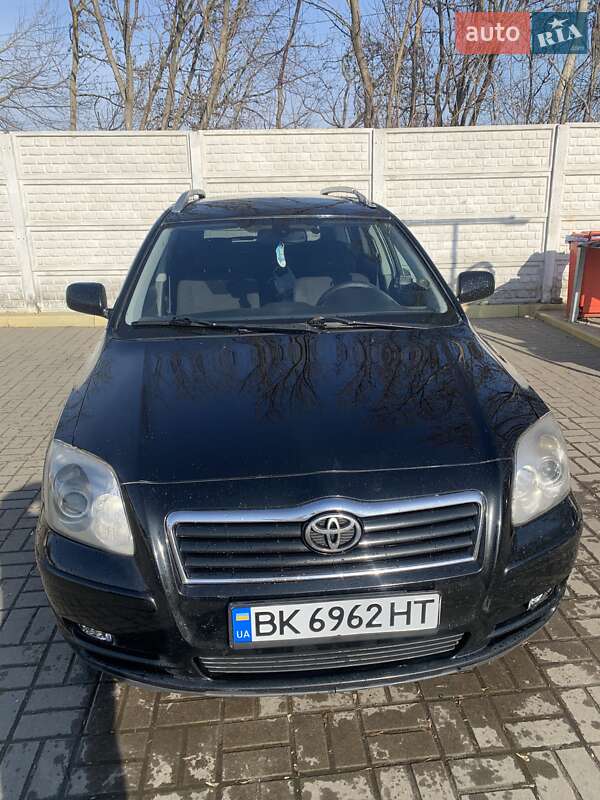 Універсал Toyota Avensis 2003 в Рівному