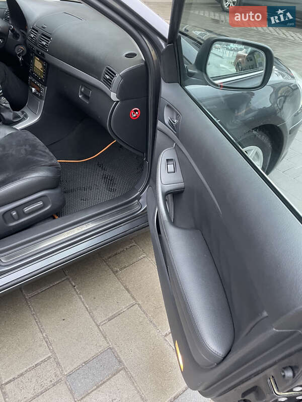 Універсал Toyota Avensis 2007 в Житомирі