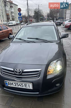 Універсал Toyota Avensis 2007 в Житомирі