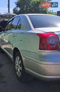 Седан Toyota Avensis 2007 в Кривом Роге