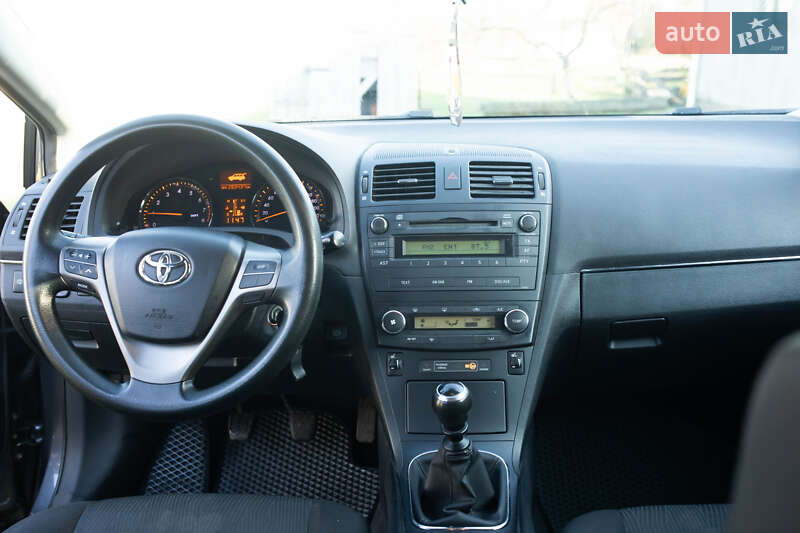 Универсал Toyota Avensis 2010 в Луцке