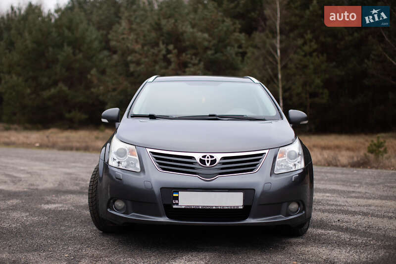 Универсал Toyota Avensis 2010 в Луцке