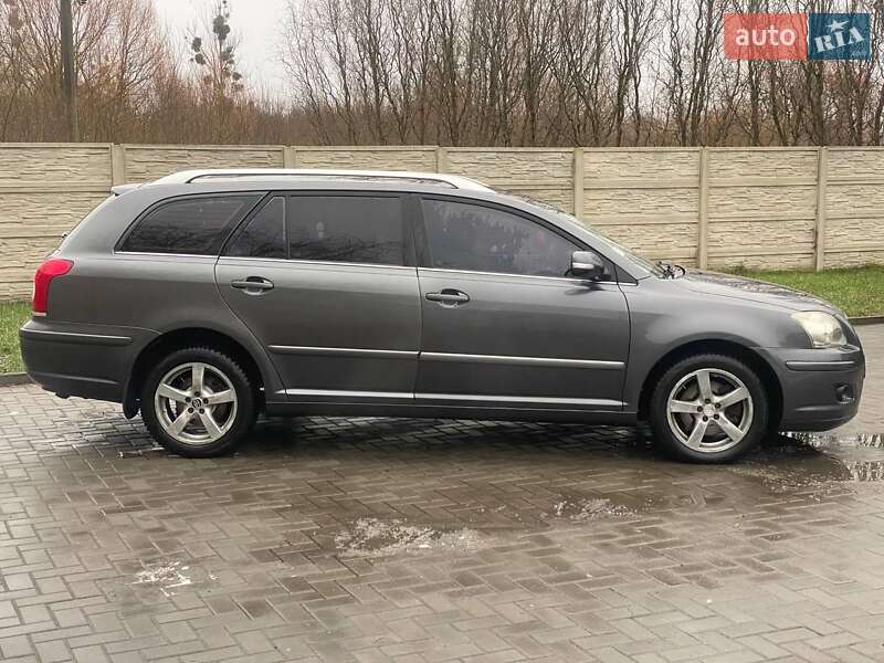 Универсал Toyota Avensis 2007 в Рожище