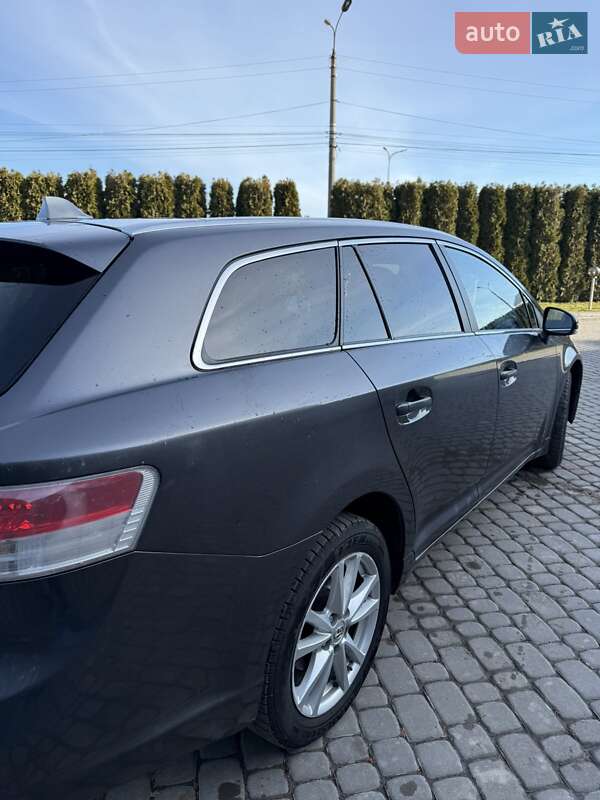 Универсал Toyota Avensis 2009 в Дунаевцах