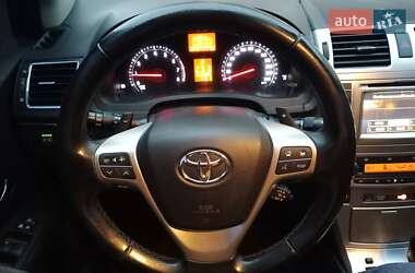 Седан Toyota Avensis 2012 в Киеве