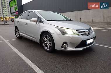 Седан Toyota Avensis 2012 в Киеве