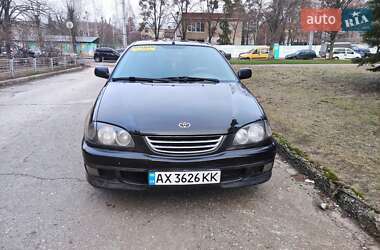 Седан Toyota Avensis 1999 в Харкові