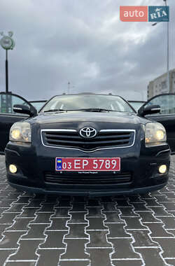 Універсал Toyota Avensis 2008 в Луцьку