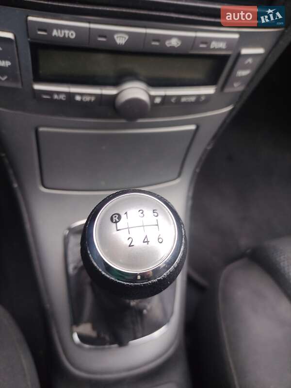 Лифтбек Toyota Avensis 2008 в Зборове