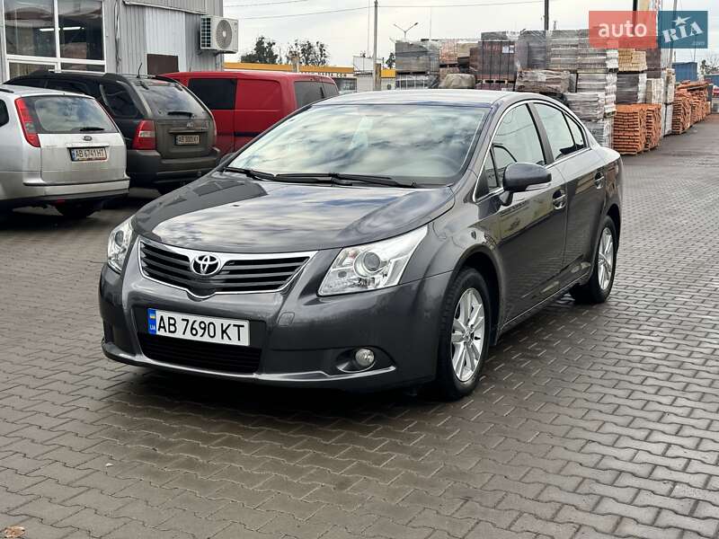 Седан Toyota Avensis 2009 в Виннице