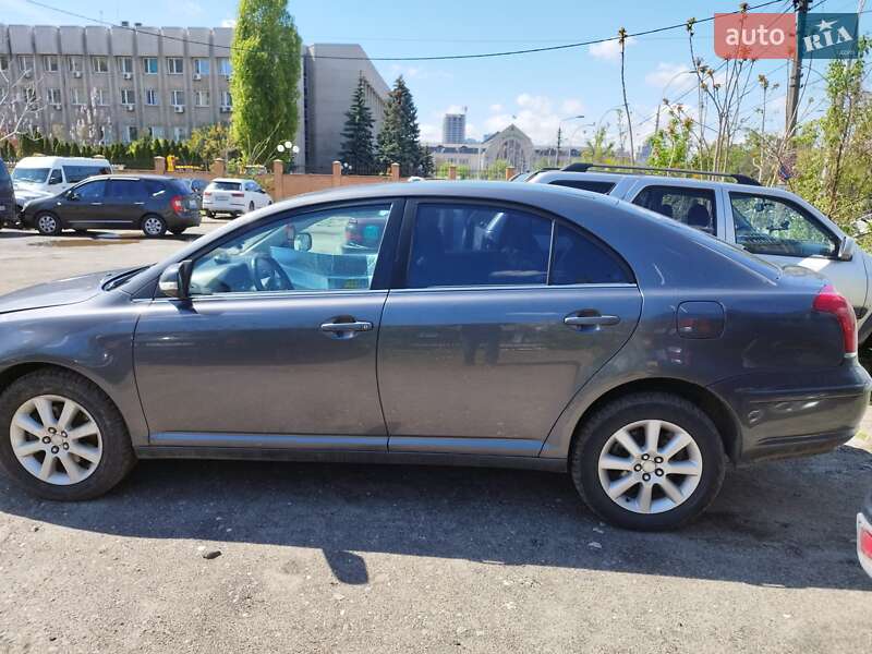 Ліфтбек Toyota Avensis 2008 в Хоролі