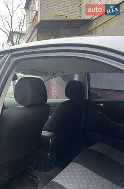 Седан Toyota Avensis 2006 в 