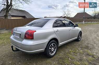 Седан Toyota Avensis 2004 в Чернівцях