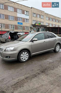 Седан Toyota Avensis 2006 в Сумах