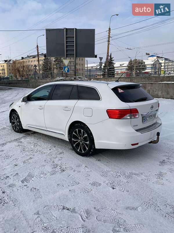 Універсал Toyota Avensis 2012 в Тернополі