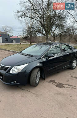 Седан Toyota Avensis 2010 в Чернігові