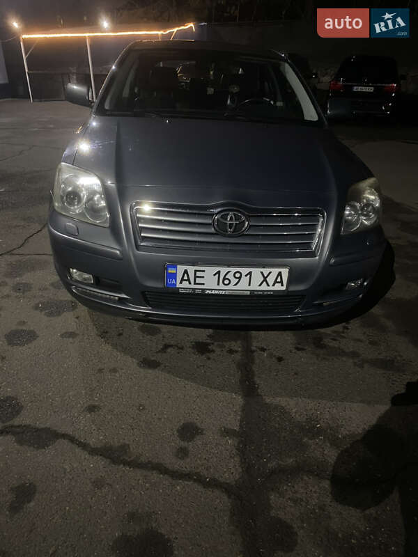 Лифтбек Toyota Avensis 2004 в Кривом Роге фото 3 Лифтбек Toyota Avensis 2004 в Кривом Роге