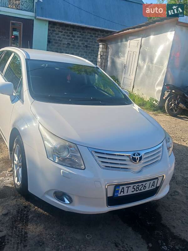 Універсал Toyota Avensis 2010 в Перегінське