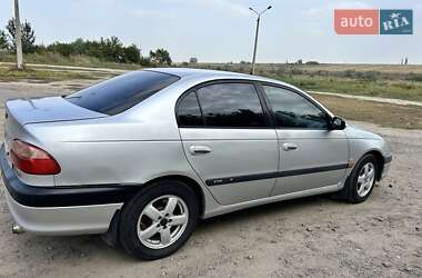 Седан Toyota Avensis 2001 в Южном