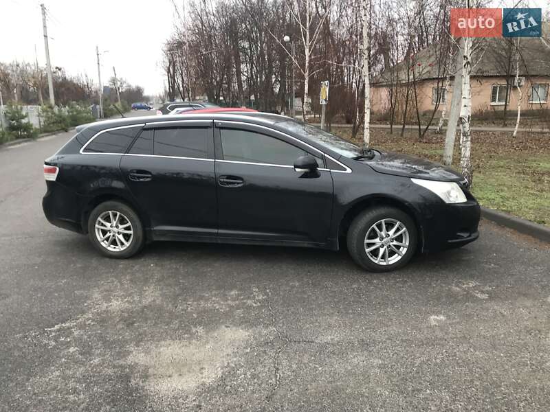 Універсал Toyota Avensis 2010 в Кременчуці