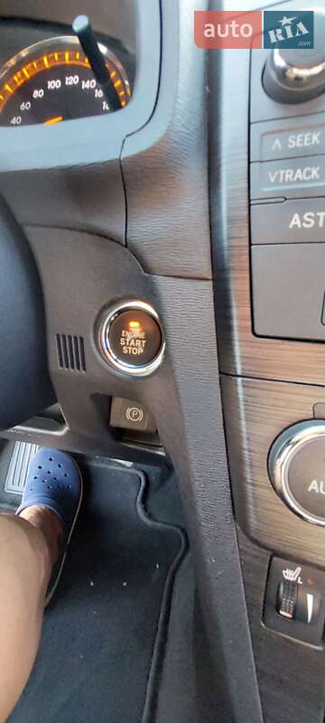 Седан Toyota Avensis 2008 в Днепре