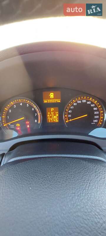 Седан Toyota Avensis 2008 в Днепре