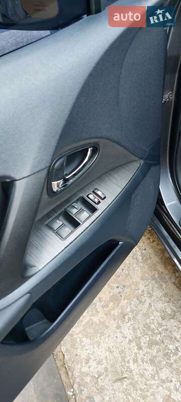 Седан Toyota Avensis 2008 в Днепре