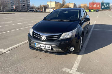 Седан Toyota Avensis 2013 в Кам'янець-Подільському