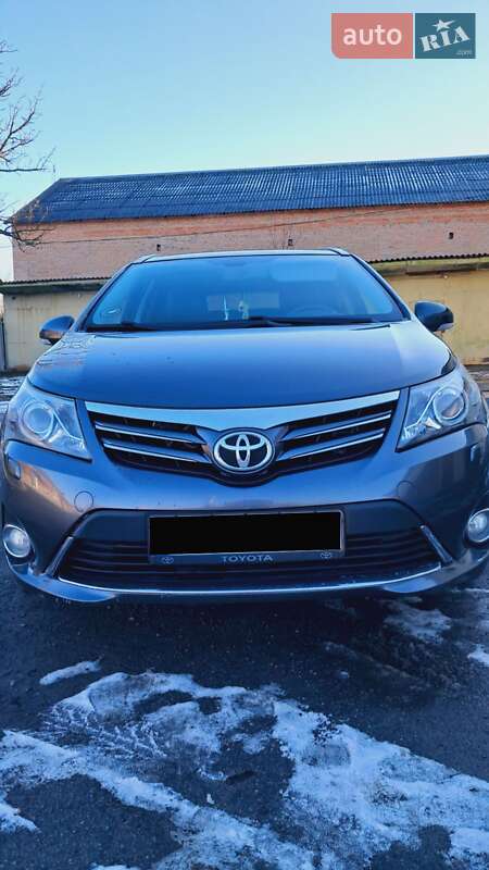 Toyota Avensis 2013