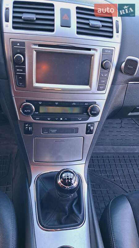 Універсал Toyota Avensis 2013 в Луцьку