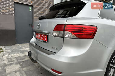 Универсал Toyota Avensis 2012 в Львове