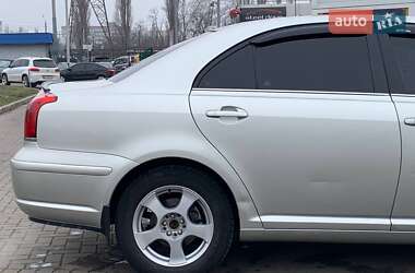 Седан Toyota Avensis 2005 в Николаеве