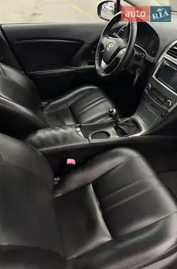Toyota Avensis 2011