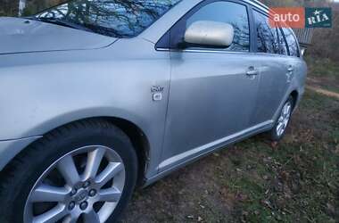 Универсал Toyota Avensis 2005 в Каневе