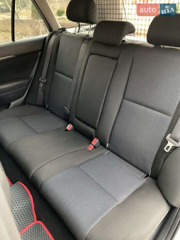 Універсал Toyota Avensis 2007 в Жовкві