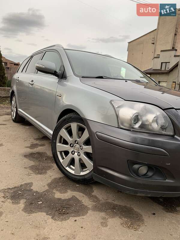 Універсал Toyota Avensis 2007 в Жовкві