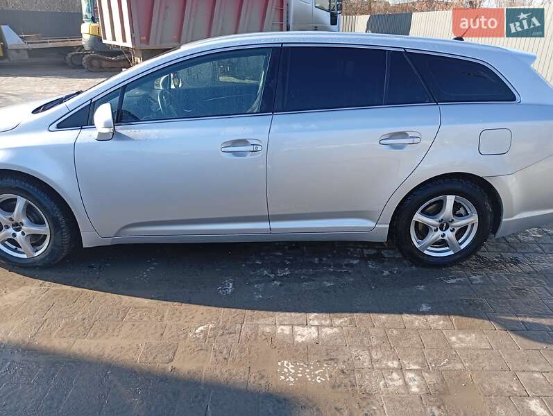 Універсал Toyota Avensis 2009 в Городенці