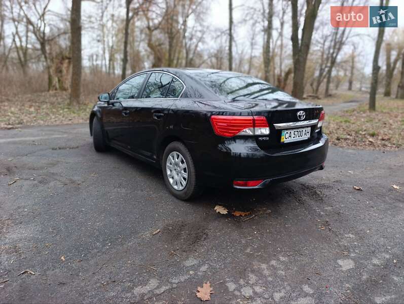 Седан Toyota Avensis 2014 в Каменке