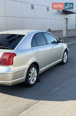 Ліфтбек Toyota Avensis 2003 в Дніпрі