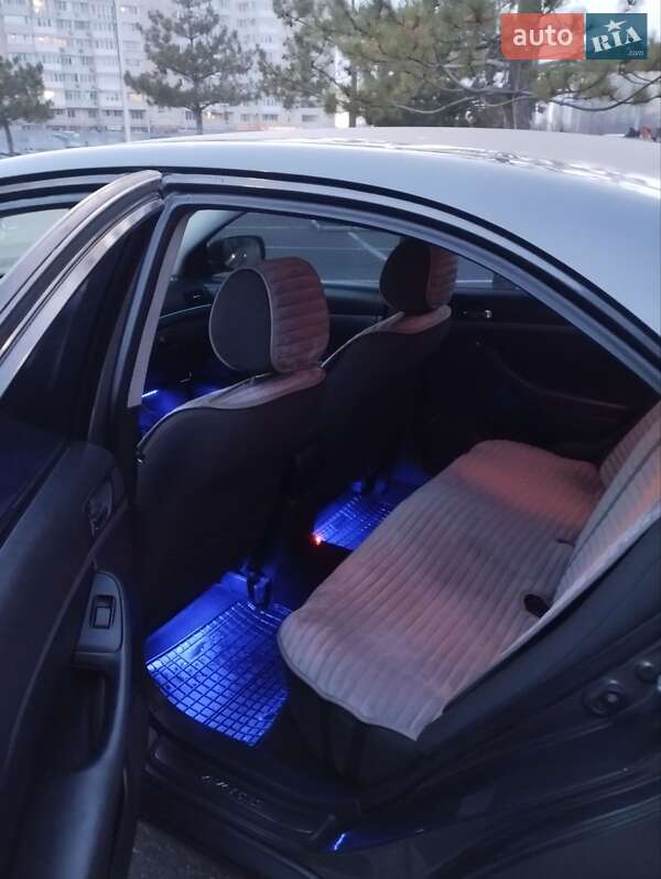 Седан Toyota Avensis 2008 в Очакові