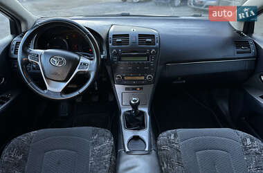 Седан Toyota Avensis 2009 в Червонограде