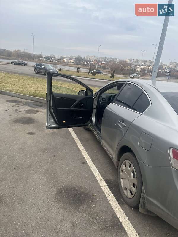 Седан Toyota Avensis 2010 в Вінниці