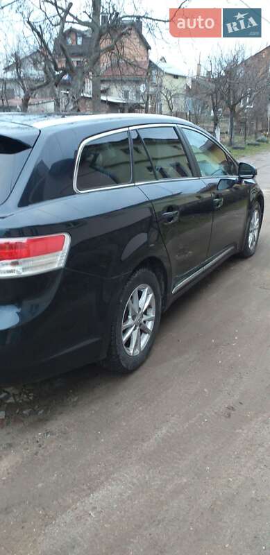 Универсал Toyota Avensis 2011 в Львове