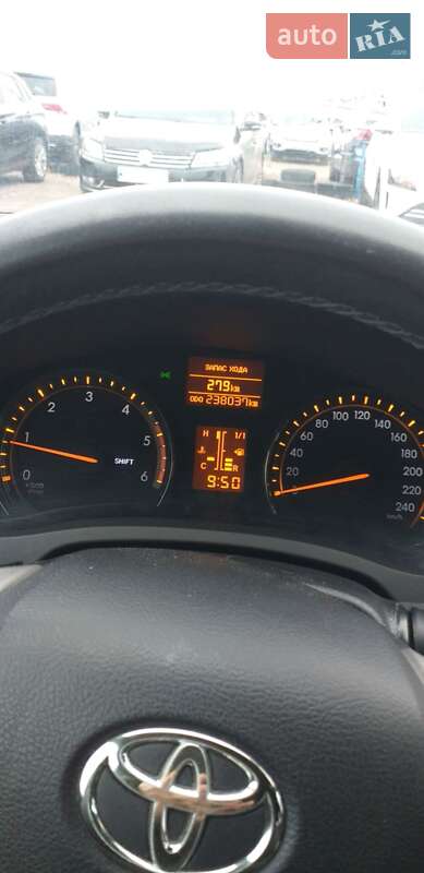 Универсал Toyota Avensis 2011 в Львове