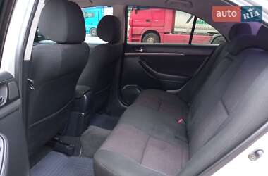 Седан Toyota Avensis 2006 в Вінниці